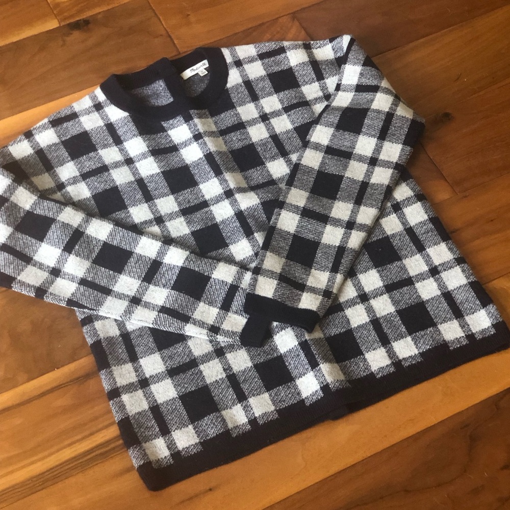 Madewell button back sweater- size xs